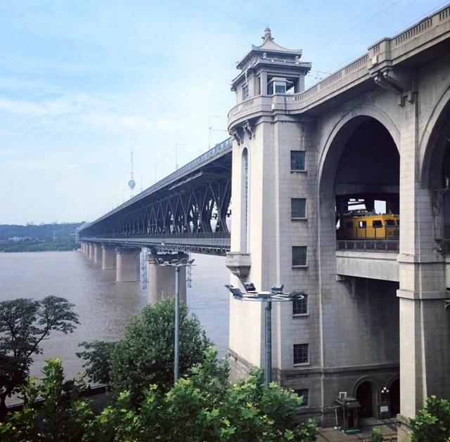 武汉长江大桥是苏联人设计建造的吗?为什么质量那么好? – 百科问答