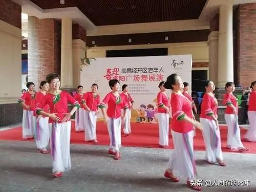 广场舞明明是免费的，为何带队领舞却月入过万，她们怎么盈利的