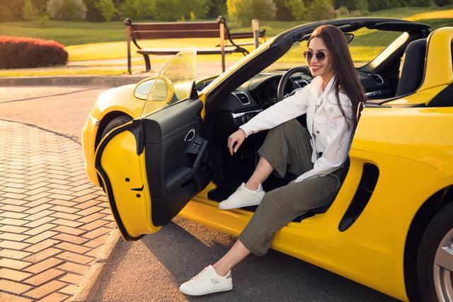 为什么有些开好车的女生都很漂亮?-mwind24的回答-头条问答