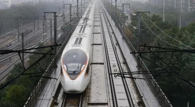 既然高铁这么发达了，为什么还要保留普通火车呢？插图