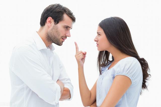 老婆经常当着外人的面对我辱骂,骂得很难听,我还要忍下去吗？