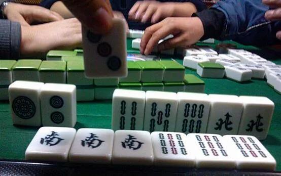 当你打牌输了钱,是什么心情?-惠修网