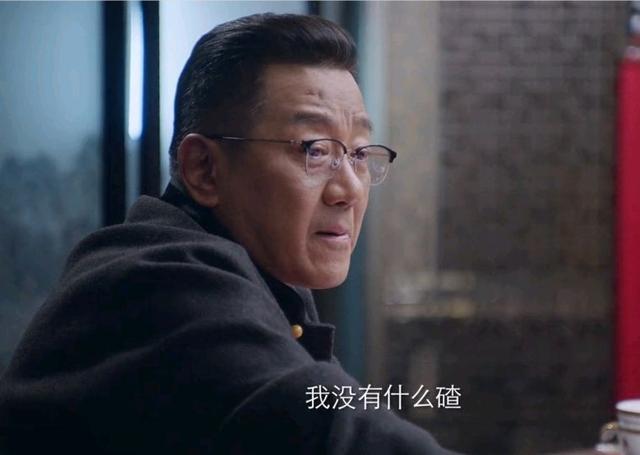 简俊杰:热播大剧《突围》中，石红杏和牛俊杰到底是什么关系？