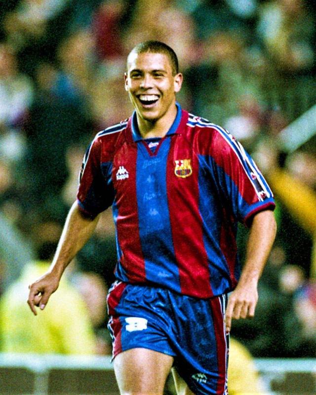 罗纳尔多为什么在巴萨只踢了一年就转回国米了呢？插图109