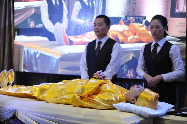 火化需要脱寿衣吗?