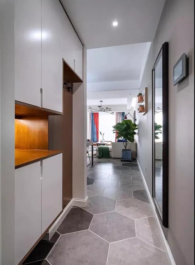 最漂亮的入户玄关鞋柜,新家装修，玄关选择什么样的鞋柜比较好？