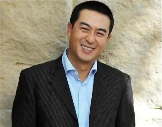 萨顶顶原名:陈小春改名为陈泰铨，应采儿改名为陈丁冉儿，这件事你怎么看
