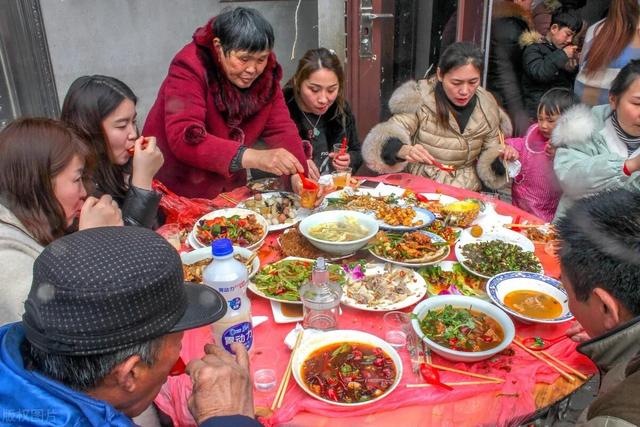 百万消费者、千亿大市场的婚宴，未来该如何赚钱？四大趋势明显，未来餐馆生意如何大家还会愿意在外面就餐吗