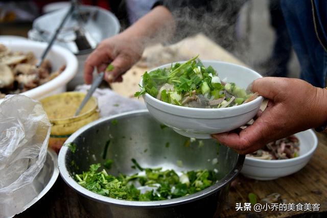 为什么面馆里一般都是用水煮面然后放高汤里，而不直接用高汤煮面？插图72