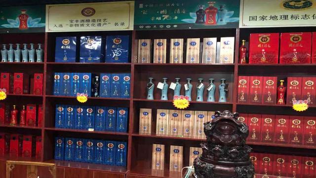 为什么没人开烟酒店了，为什么经常看到路边的烟酒店没什么生意，却依然长时间不倒闭呢