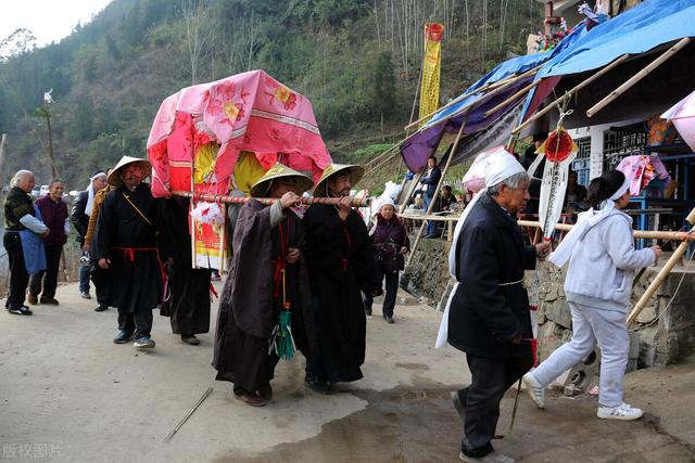 头条问答 - 有些农村办丧事的风俗比较低俗,你有什么看法?(808个回答)