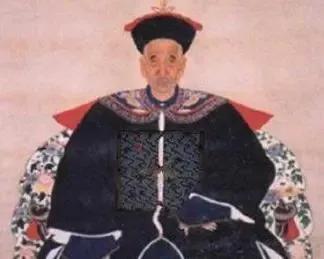 乾隆帝:在乾隆十三年之后，乾隆皇帝为什么会骤然变得残忍嗜杀？