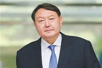 尹民秀:有什么好看的长篇小说可以推荐？