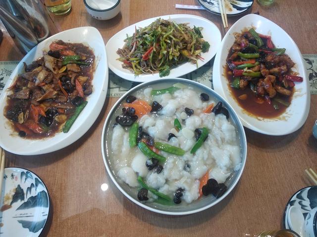 东北话骂人顺口溜,《你这辈子都吃不上四个菜》这是什么梗？