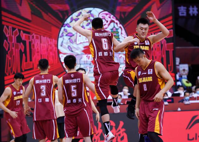 乐视的背后大老板是谁:oppo和vivo是不是在自己的厂房里生产的