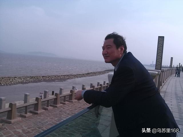 主持人贺一航去世:主持人李咏去世的消息是否属实