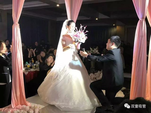 请问,你知道适用结婚婚庆上的诗句吗？
