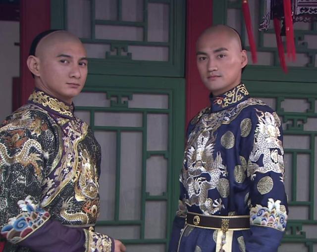 在雍正时期,胤祐主动以自己身体不好为由交出了自己的所有兵权,甘心