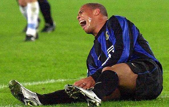 罗纳尔多为什么在巴萨只踢了一年就转回国米了呢？插图110