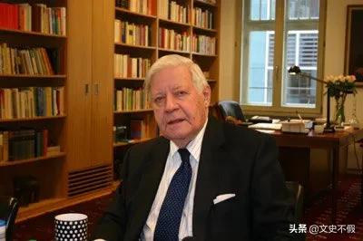 东德西德统一 苏联好处:德国曾给欧洲带来巨大灾难，为何美苏英法还允许两德统一？