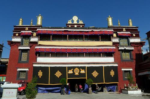 文成公主入藏:松赞干布34岁英年早逝，文成公主一人在西藏生活，过的怎么样？