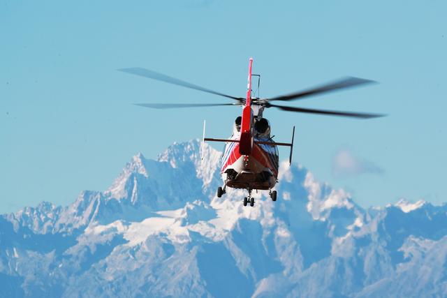 飞机起不飞为什么，直升机能飞到12450米，为什么很难飞上8848米高的珠峰