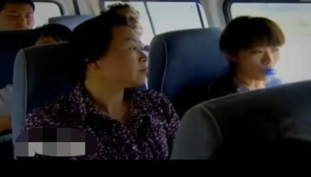 逛街认出被拐儿子:人贩子和买家被抓到后有什么惩罚人贩子和买家哪个更可恨