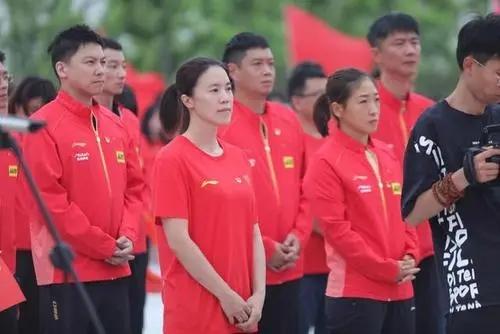 王楠老公放水泄愤:王楠送给奥运冠军陈梦、马龙等人房子，这广告值吗？刘国梁有吗？