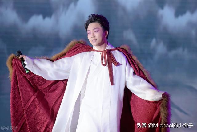 李玉刚是男是女:大家如何评论李玉刚的唱功