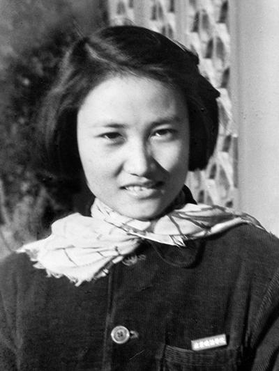 为何北岛说卑鄙是卑鄙者的通行证,高尚是高尚者的墓