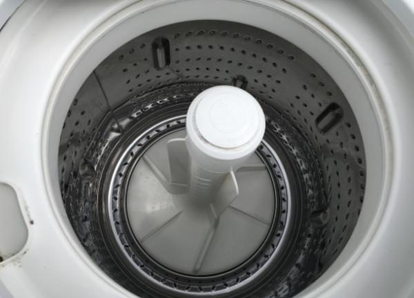 搅拌式洗衣机是继承了前二个洗衣机的优点,弥补了他们的不足