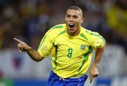 罗纳尔多为什么在巴萨只踢了一年就转回国米了呢？插图13