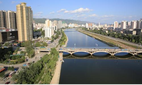 天水市与宝鸡哪个发展的更好，天水和宝鸡，你更喜欢在哪个城市居住