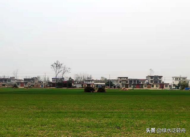 新坟下雨塌陷能添土吗,清明添坟从哪儿用土合适？