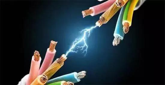 心脏麻痹怎么自救:电流经过心脏0.1秒会怎样