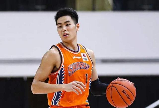 沈阳酷狗俱乐部老进不去:王哲林事件，中国篮协会给什么处罚，会开除国家队吗？