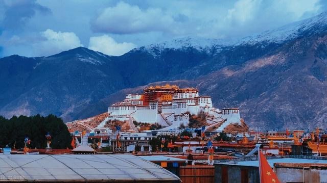 7大恐怖禁地，在西藏无人区，男人在野外要蹲着小便，是真的吗