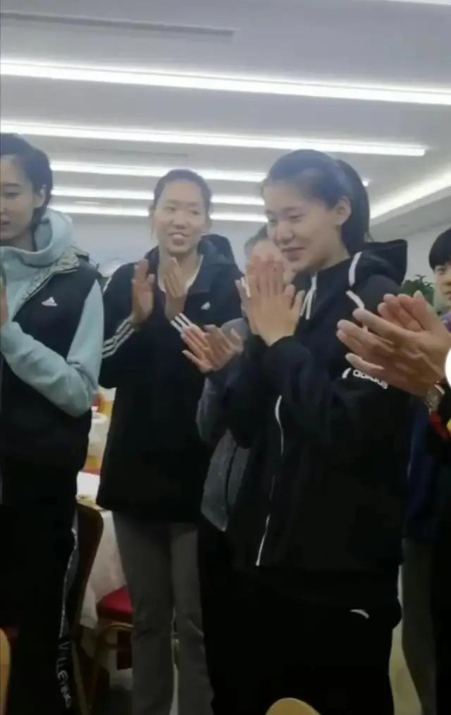 汪子琦:实力副攻张世琦最终选择加盟天津女排，原因是什么