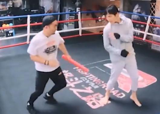 钟沛枝:为何习武多年的向佐打不过初学拳击的肖顺尧？