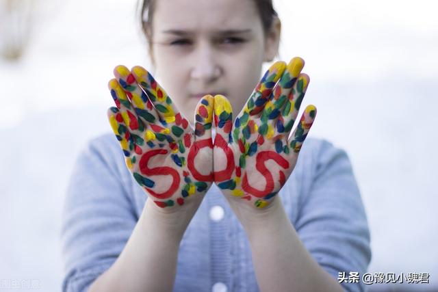 鼹鼠特工队百度影音:为什么说：女孩在外居住，要小心对着自己的充电宝？