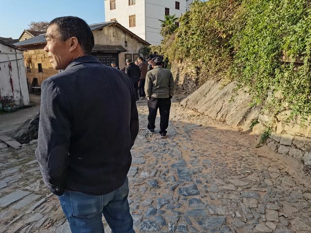 骆琦家庭背景:一个中年丧夫的女人，十年没有再找，她是怎么熬过来的