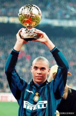 罗纳尔多为什么在巴萨只踢了一年就转回国米了呢？插图84