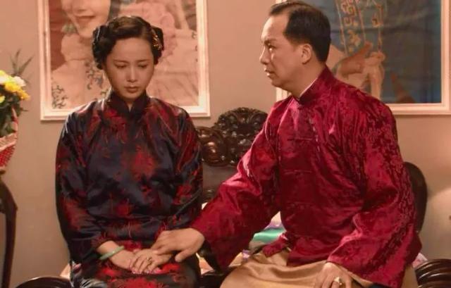 白应菲图片:《大宅门》中白玉婷喜欢万筱菊是不是跟小的时候韩荣发有关？