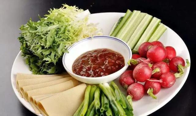 山东人最爱吃的大葱蘸酱你吃过吗