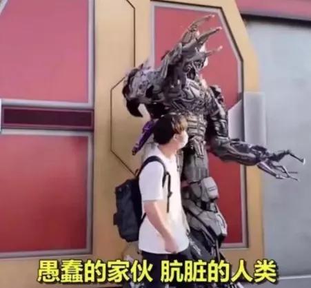 威震天是什么车:环球影城“威震天”被举报，怎么回事