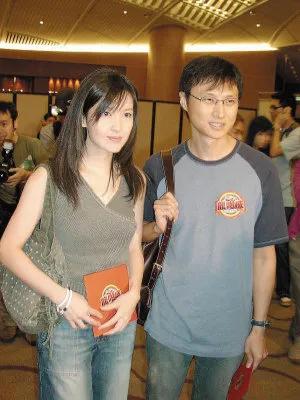 周慧敏的老公:周慧敏为什么对倪震死心踏地？
