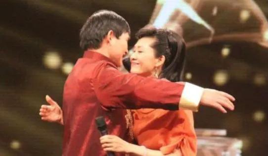 于文华现任老公:为何大衣哥关注度高，而同样星光大道出来的关注度就没他高