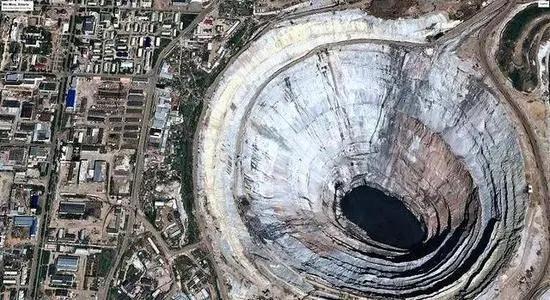 星火矿场，70年代苏联开启“地心计划”，挖到1.2万多米为啥突然叫停