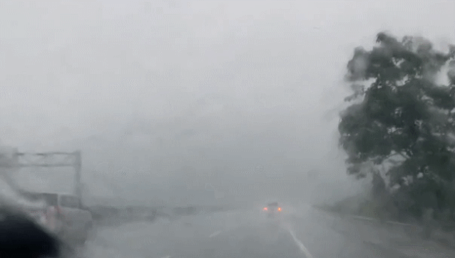 滨州暴雨拍到龙，看了高邮龙吸水视频大家相信龙的存在吗