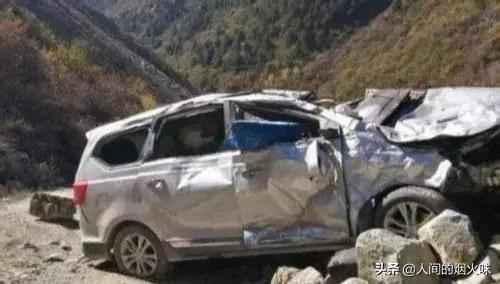 张萌与老公首同场曝光:川藏线上有很多废弃的车，为什么没有人敢拖走，是有什么套路吗？
